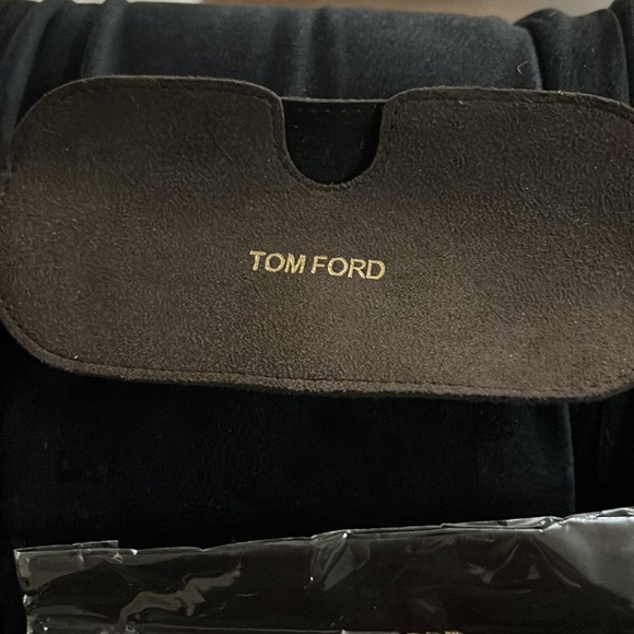 AuthenticTom Ford “Sakia” Sunglasses - Picture 14 of 15